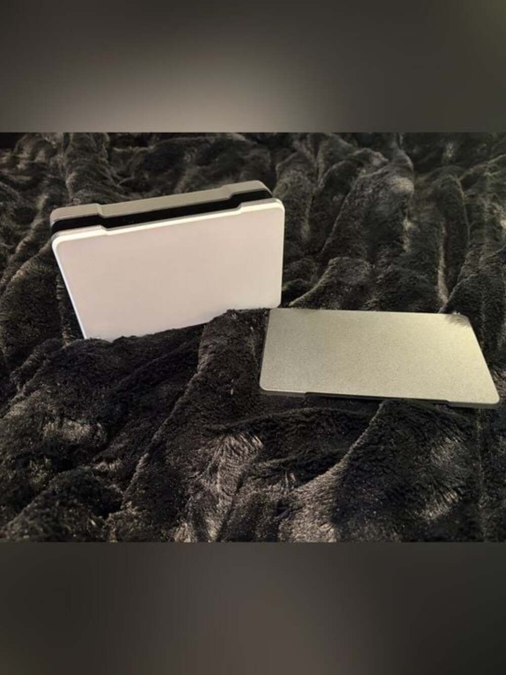 Minimalist Nintendo Switch Gaming Dock in White and Black